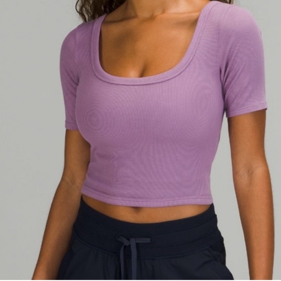 Lululemon Ribbed Held Tight Short Sleeve Shirt Wisteria Purple Size 8 - Picture 1 of 5